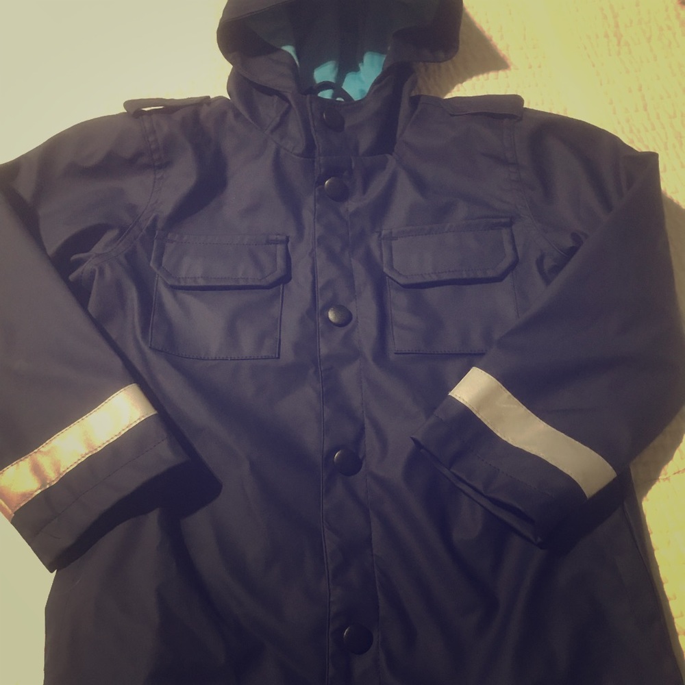 Boys blue raincoat with reflectors size 4t new!